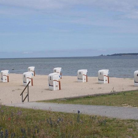 Quaint Bungalow Near Insel Poel With Garden Esterno foto